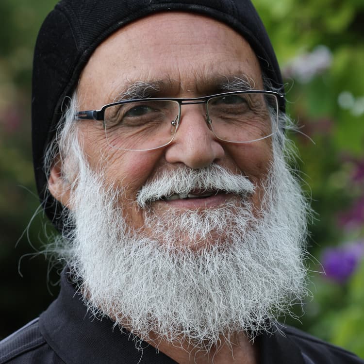Bidragsyter Ujagar Singh Sakhi
